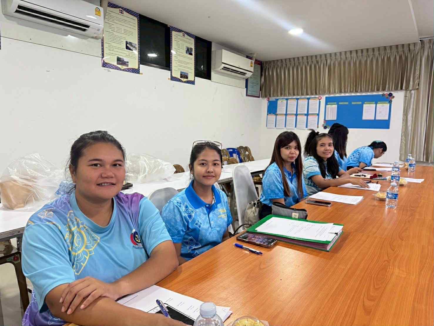 พช.นายายอาม ร่วมประชุมคณะกรรมการเครือข่ายกองทุนเเม่ของเเผ่นดินระดับจังหวัด ครั้งที่ 4/2568